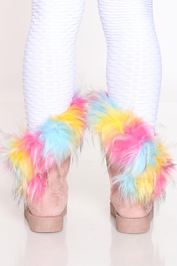 "Alaska" Pink Faux Fur Boots
