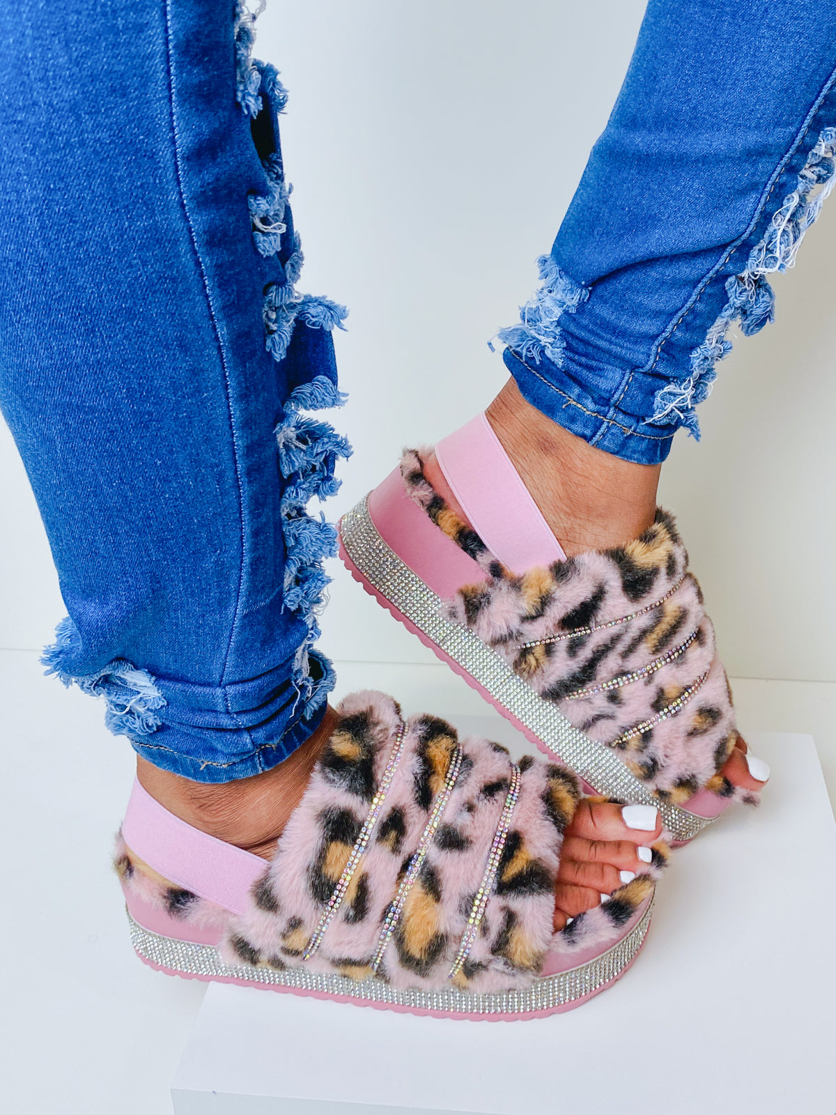 "Khelani" Pink Faux Fur Slippers