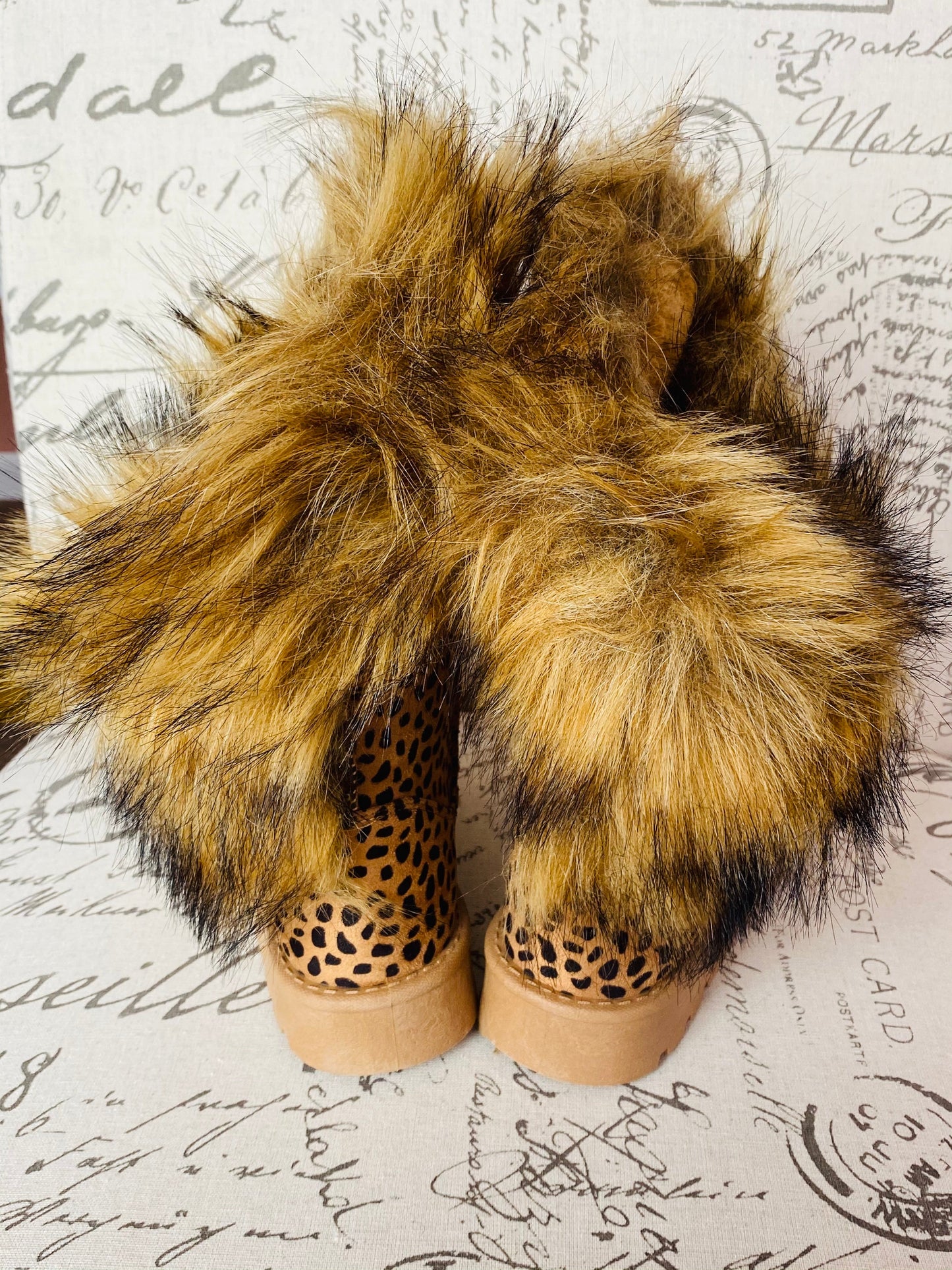 "Alaska" Cheetah Design Faux Fur Boots