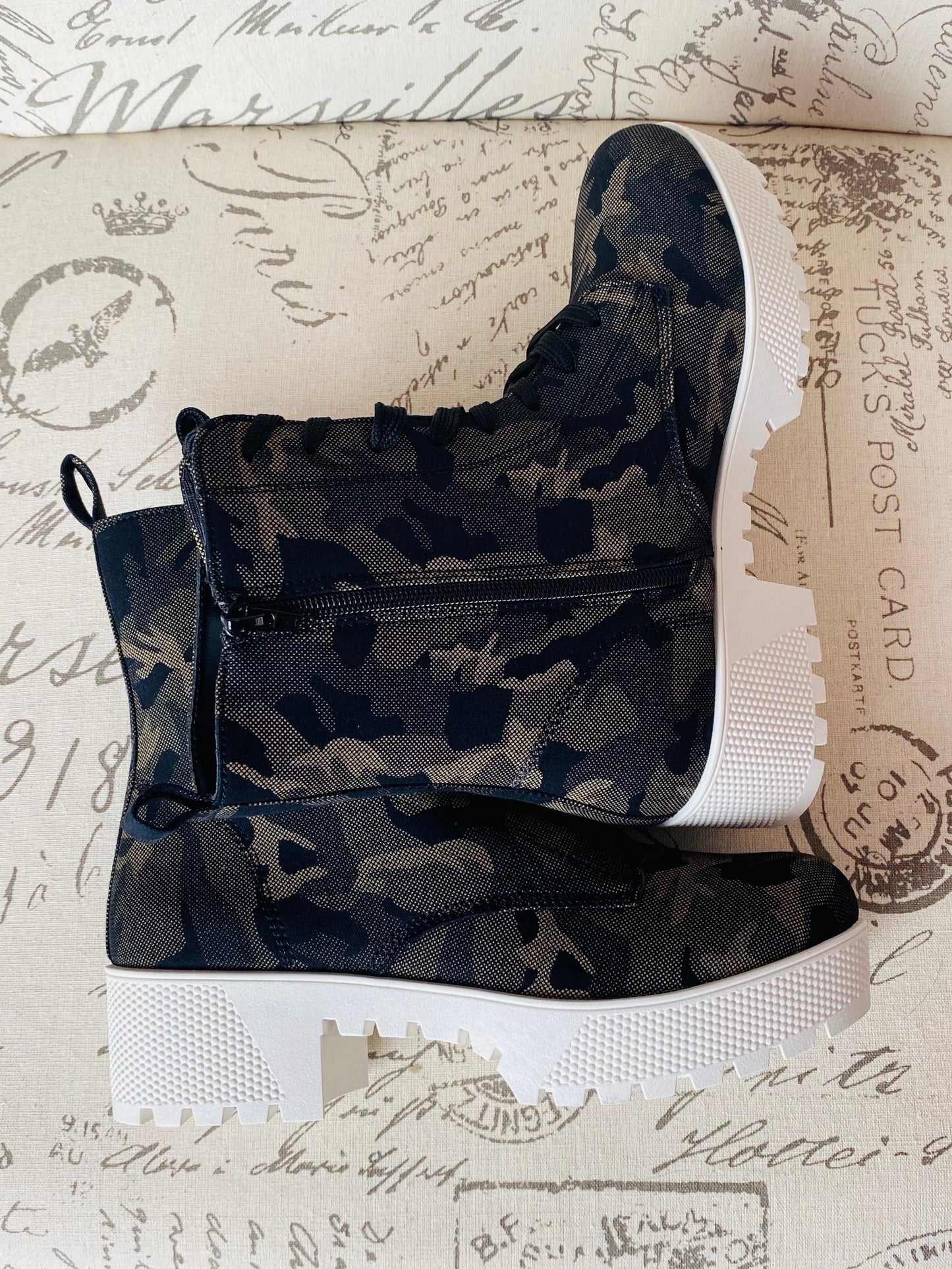 "Guam" Camo Block Heel Aviator Boots