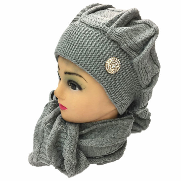 Pendant Hat and Scarf Set