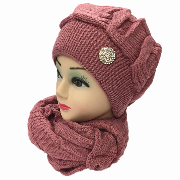 Pendant Hat and Scarf Set