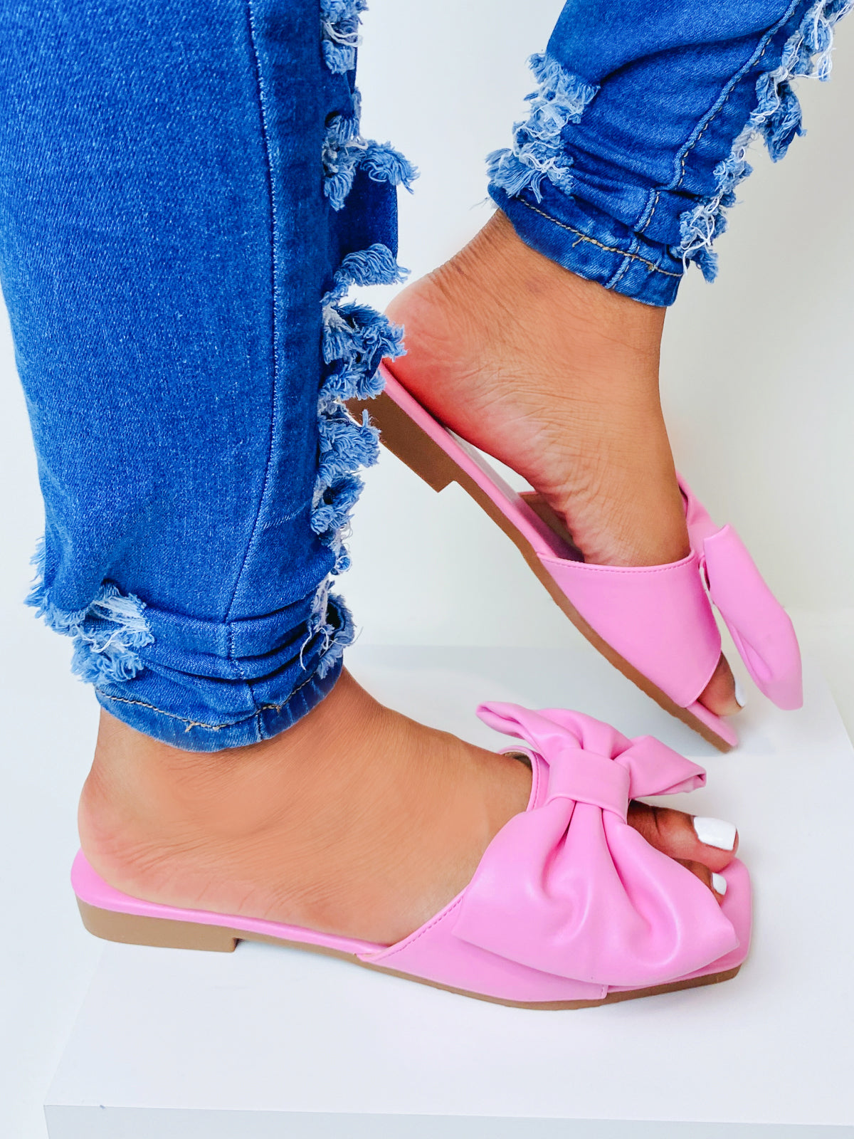 "Re" Pink Bow Sandals